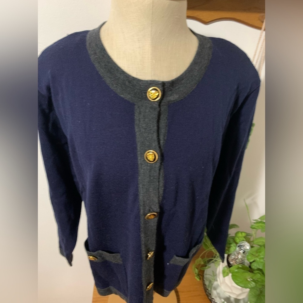 Urban Wool Vtg Navy Cardigan with Gray Trim and Gold Buttons 100% Merino Wool M - Picture 8 of 14
